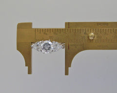 UNUSUAL ROUND AND HEART SHAPE DIAMOND ENGAGEMENT RING SETTING