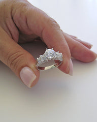 VERSATILE AND ELEGANT PAVE DIAMOND ENGAGEMENT RING MOUNTING