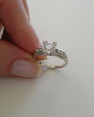 TRADITIONAL VINTAGE STYLE DIAMOND ACCENT FISHTAIL RING SETTING