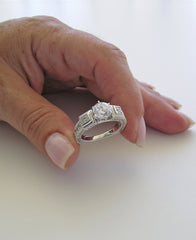 IMPORTANT ENGAGEMENT OR REMOUNT RING SETTING INTERESTING DIAMOND ACCENTS