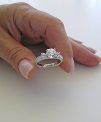 THREE STONE ENGAGEMENT RING SETTING