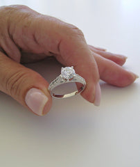 CHARMING DIAMOND ENGAGEMENT RING SETTING