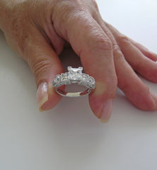 ANTIQUE STYLE UNIQUE DIAMOND ENGAGEMENT RING MOUNTING