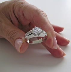 TRADITIONAL ENGAGEMENT RING SETTING WITH CHANNEL SET DIAMOND ACCENT