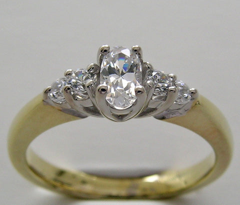 CLASSIC OVAL SHAPE DIAMOND ENGAGEMENT RING SETTING