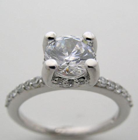 DIAMOND ENGAGEMENT RING SETTING FEMININE AND ELEGANT