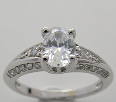 PRETTY OVAL SHAPE ENGAGEMENT RING SETTING WITH DIAMOND ACCENT