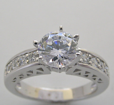 FEMININE TRADITIONAL DIAMOND ENGAGEMENT RING SETTING