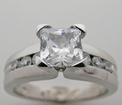 PRETTY PRINCESS CUT DIAMOND ACCENT ENGAGEMENT RING SETTING