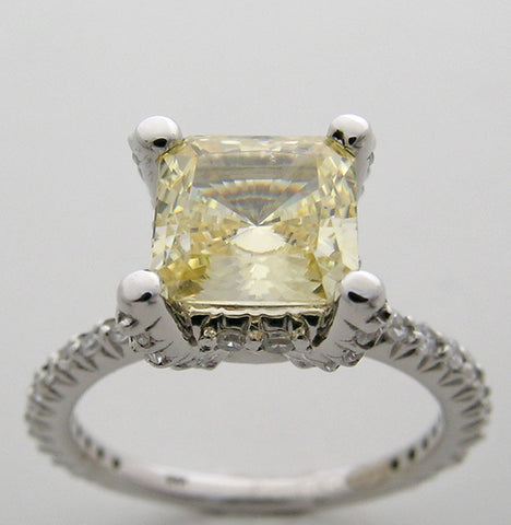 ELEGANT PRINCESS CUT DIAMOND ACCENT ENGAGEMENT RING SETTING