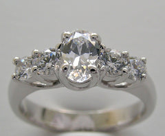 FIVE STONE ENGAGEMENT RING SETTING OR WEDDING RING MOUNTING