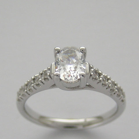 LOVELY DIAMOND OVAL SHAPE ENGAGEMENT RING SETTING