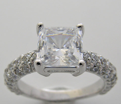 CHARMING DIAMOND PRINCESS CUT ENGAGEMENT RING SETTING