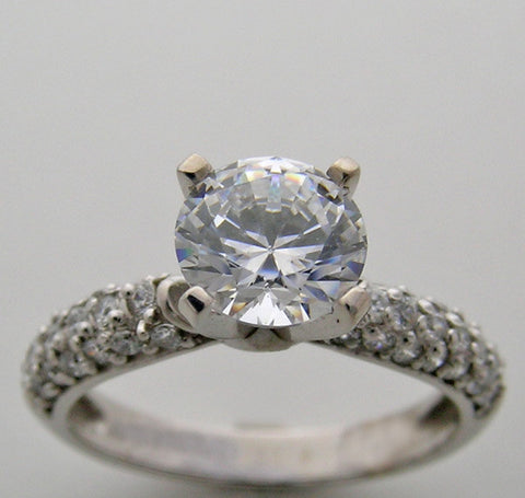 ELEGANT DIAMOND PAVE ENGAGEMENT RING SETTING