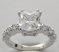 CHARMING PRINCESS CUT DIAMOND SETTING