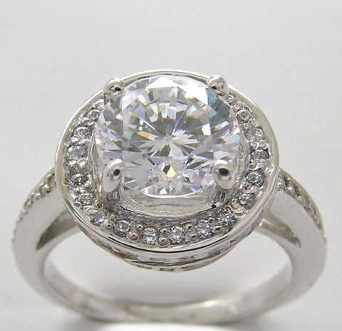 STYLISH FEMININE DIAMOND HALO ENGAGEMENT RING SETTING