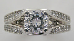 SPLIT SHANK DIAMOND ENGAGEMENT RING SETTING EXCLUSIVELY FOR ROUND STONE