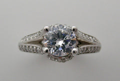 PRETTY SPLIT SHANK DIAMOND ACCENTED ENGAGEMENT RING SETTING