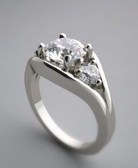 CHARMING ELEGANT THREE STONE DIAMOND ENGAGEMENT RING SETTING