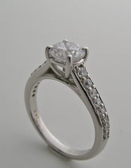 ELEGANT SOLITAIRE DIAMOND ACCENT RING SETTING