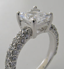 CHARMING DIAMOND PRINCESS CUT ENGAGEMENT RING SETTING