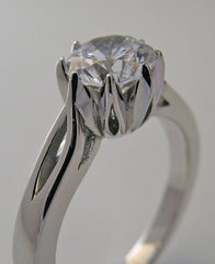 PRETTY SOLITAIRE ENGAGEMENT RING SETTING FOR ROUND STONE