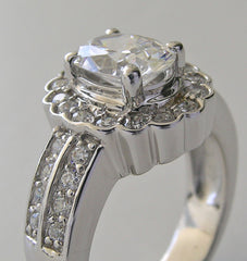 UNUSUAL DIAMOND SCALLOPED HALO DESIGN OVAL SHAPE ENGAGEMENT RING SETTING