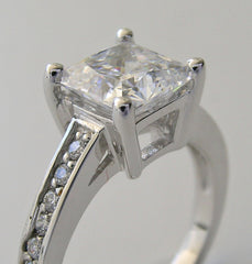 LOVELY PRINCESS CUT DIAMOND RING SETTING