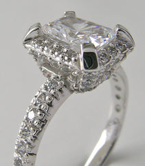 DIAMOND HALO EMERALD SHAPE DIAMOND ENGAGEMENT RING SETTING