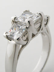 THREE STONE ENGAGEMENT RING SETTING WITH PRINCESS CUT DIAMONDS