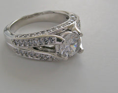 SPLIT SHANK DIAMOND ENGAGEMENT RING SETTING EXCLUSIVELY FOR ROUND STONE