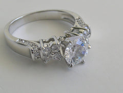 VERSATILE AND ELEGANT PAVE DIAMOND ENGAGEMENT RING MOUNTING