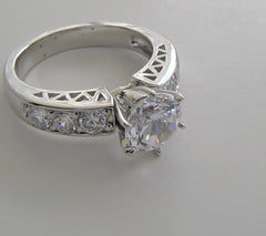 OUTSTANDING DIAMOND ENGAGEMENT RING SETTING WITH FLAIR