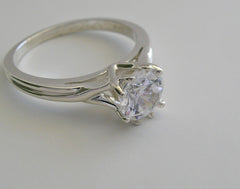 SIMPLY ELEGANT EIGHT PRONG SOLITAIRE ENGAGEMENT RING SETTING