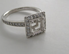 FEMININE PRINCESS CUT ENGAGEMENT RING SETTING