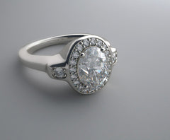 OVAL DIAMOND HALO ENGAGEMENT RING SETTING