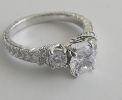 ELEGANT DIAMOND ENGAGEMENT RING SETTING