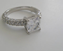 CHARMING DIAMOND PRINCESS CUT ENGAGEMENT RING SETTING