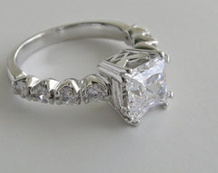 CHARMING PRINCESS CUT DIAMOND SETTING