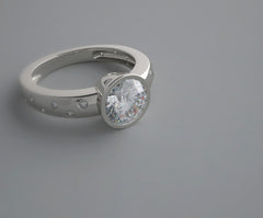 PRETTY BEZEL ENGAGEMENT RING SETTING WITH FLOATING DIAMONDS