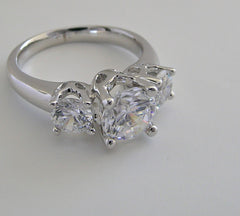 UNIQUE THREE STONE DIAMOND ENGAGEMENT RING MOUNTING OR REMOUNT RING SETTING