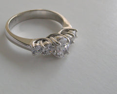 FIVE STONE ENGAGEMENT RING SETTING OR WEDDING RING MOUNTING