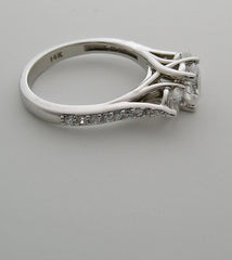 UNIQUE THREE STONE DIAMOND RING SETTING