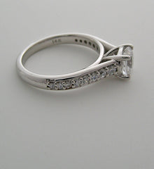 ELEGANT SOLITAIRE DIAMOND ACCENT RING SETTING