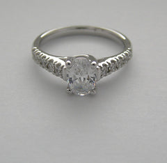 LOVELY DIAMOND OVAL SHAPE ENGAGEMENT RING SETTING